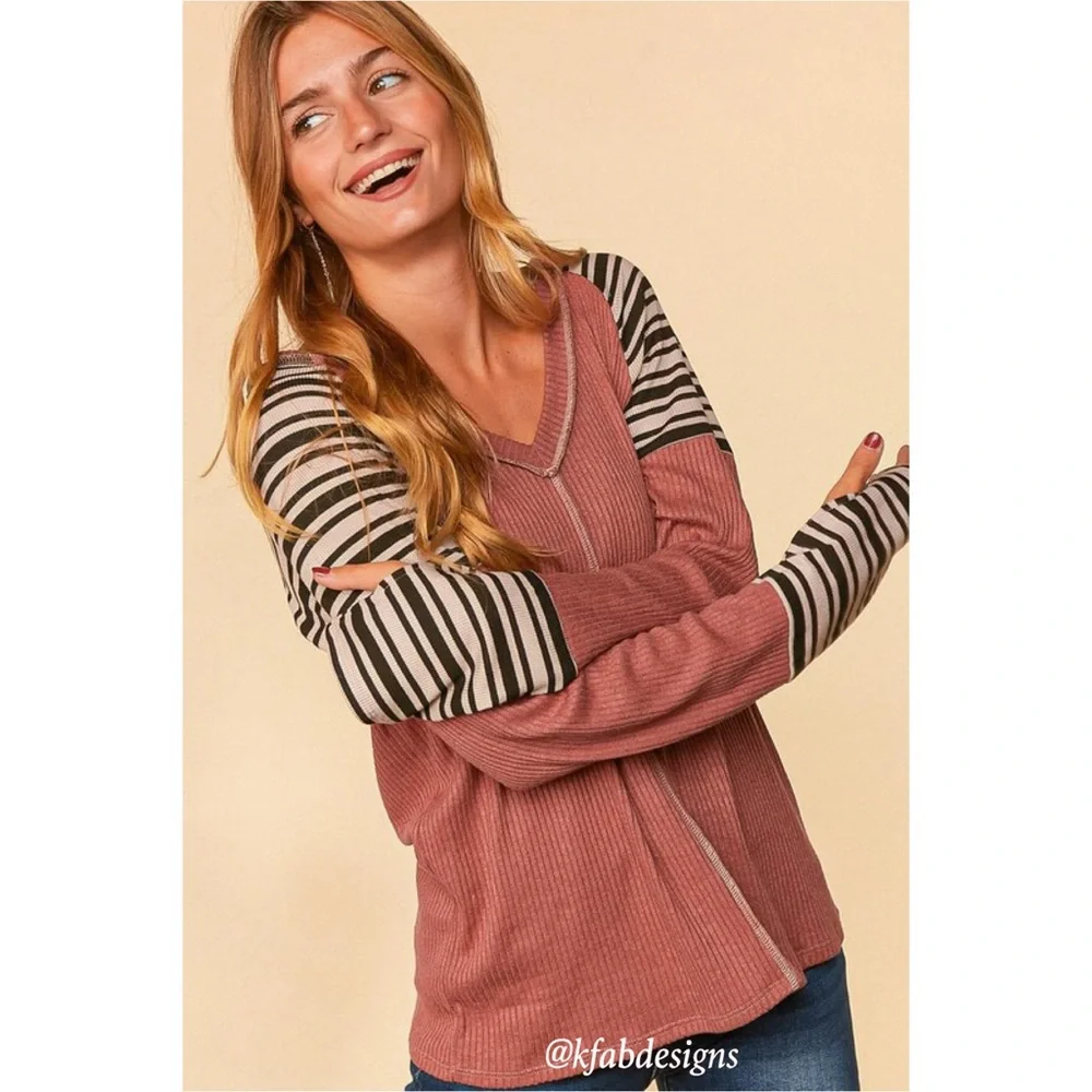 ❤️LAST! V Neck Banded Sweater Top, Color Block, Raglan with Thumb Hole! - Picture 2 of 9